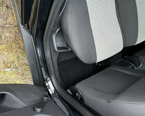 Чорний Форд Фокус, об'ємом двигуна 1.6 л та пробігом 16 тис. км за 12500 $, фото 26 на Automoto.ua