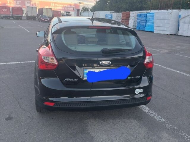 Форд Фокус 2013 у Кременчуге на Automoto.ua Чорний Форд Фокус, об'ємом двигуна 0 л та пробігом 165 тис. км за 6400 $, фото 1 на Automoto.ua