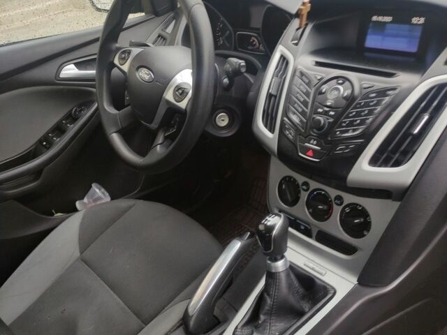 Черный Форд Фокус, объемом двигателя 2 л и пробегом 130 тыс. км за 5799 $, фото 2 на Automoto.ua