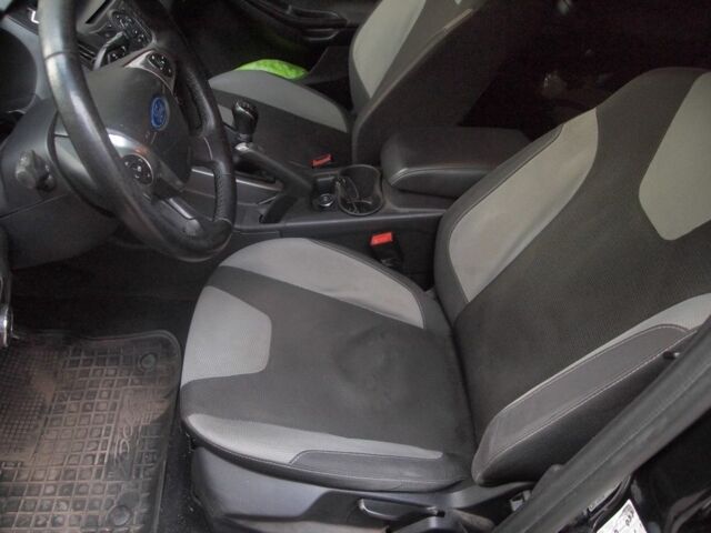 Черный Форд Фокус, объемом двигателя 1.6 л и пробегом 192 тыс. км за 7000 $, фото 4 на Automoto.ua