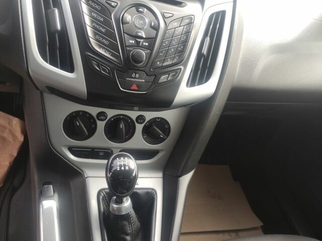 Черный Форд Фокус, объемом двигателя 2 л и пробегом 130 тыс. км за 5799 $, фото 8 на Automoto.ua