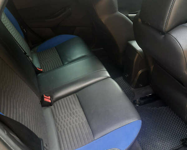 Черный Форд Фокус, объемом двигателя 2 л и пробегом 225 тыс. км за 7800 $, фото 5 на Automoto.ua