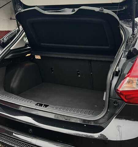 Чорний Форд Фокус, об'ємом двигуна 2 л та пробігом 69 тис. км за 10000 $, фото 7 на Automoto.ua