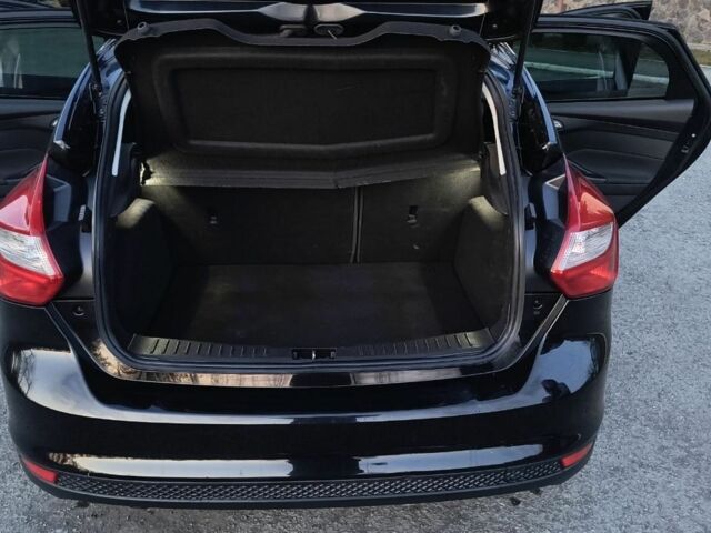 Форд Фокус 2013 в Ивано-Франковске на Automoto.ua Черный Форд Фокус, объемом двигателя 1 л и пробегом 180 тыс. км за 6700 $, фото 7 на Automoto.ua