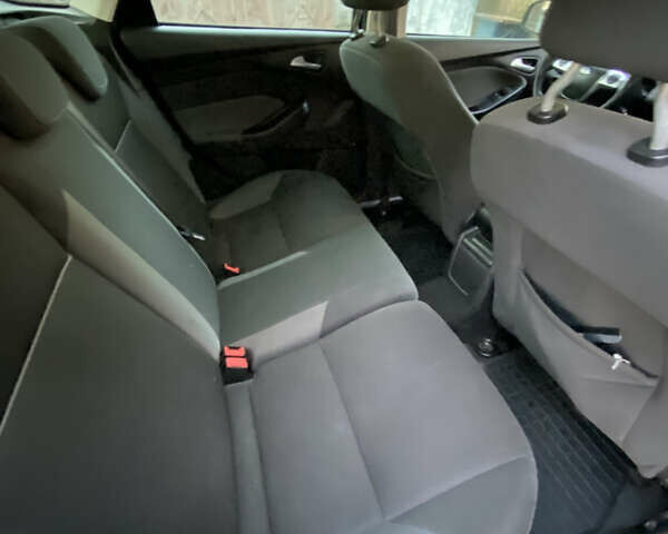 Черный Форд Фокус, объемом двигателя 1 л и пробегом 167 тыс. км за 4700 $, фото 3 на Automoto.ua