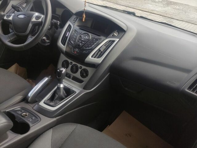 Черный Форд Фокус, объемом двигателя 2 л и пробегом 130 тыс. км за 5799 $, фото 13 на Automoto.ua