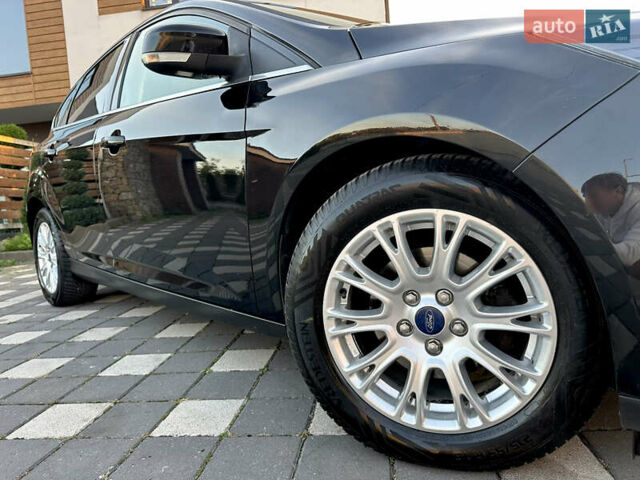 Черный Форд Фокус, объемом двигателя 1.6 л и пробегом 229 тыс. км за 8650 $, фото 22 на Automoto.ua