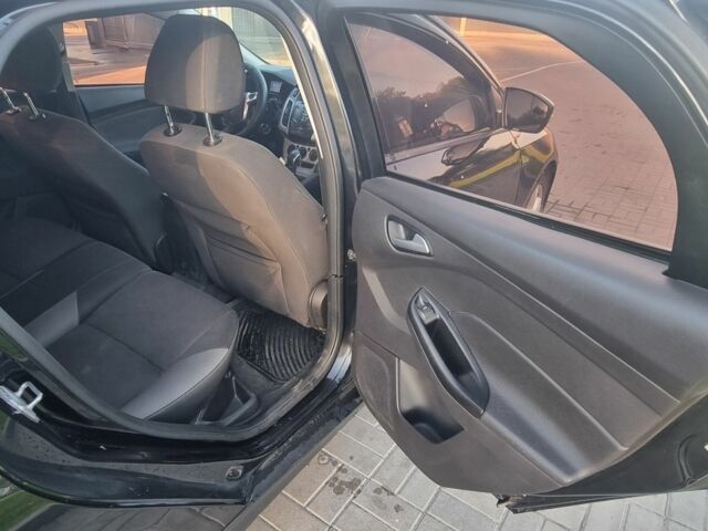 Черный Форд Фокус, объемом двигателя 2 л и пробегом 270 тыс. км за 6500 $, фото 13 на Automoto.ua