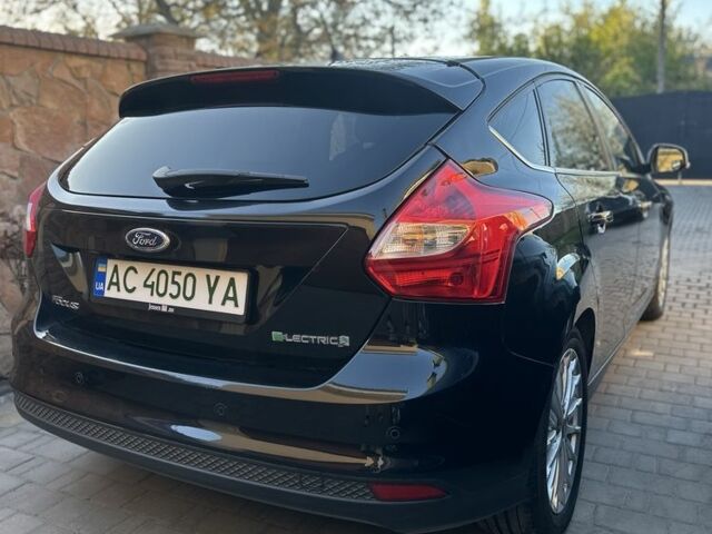 Черный Форд Фокус, объемом двигателя 0 л и пробегом 108 тыс. км за 6500 $, фото 2 на Automoto.ua