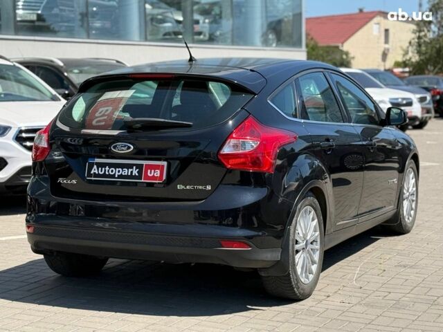 Черный Форд Фокус, объемом двигателя 0 л и пробегом 105 тыс. км за 7290 $, фото 5 на Automoto.ua