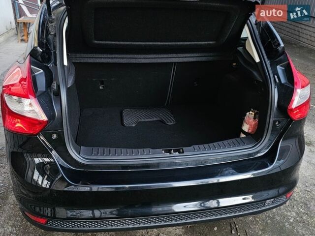 Черный Форд Фокус, объемом двигателя 1 л и пробегом 90 тыс. км за 6500 $, фото 7 на Automoto.ua