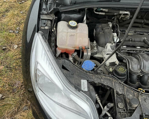 Чорний Форд Фокус, об'ємом двигуна 1.6 л та пробігом 16 тис. км за 12500 $, фото 17 на Automoto.ua