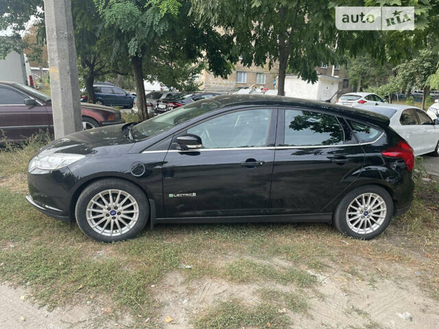 Черный Форд Фокус, объемом двигателя 0 л и пробегом 111 тыс. км за 7400 $, фото 1 на Automoto.ua