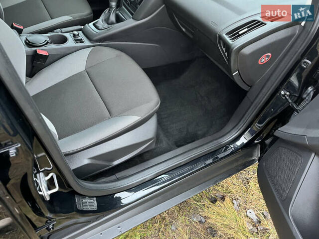 Чорний Форд Фокус, об'ємом двигуна 1.6 л та пробігом 16 тис. км за 12500 $, фото 22 на Automoto.ua