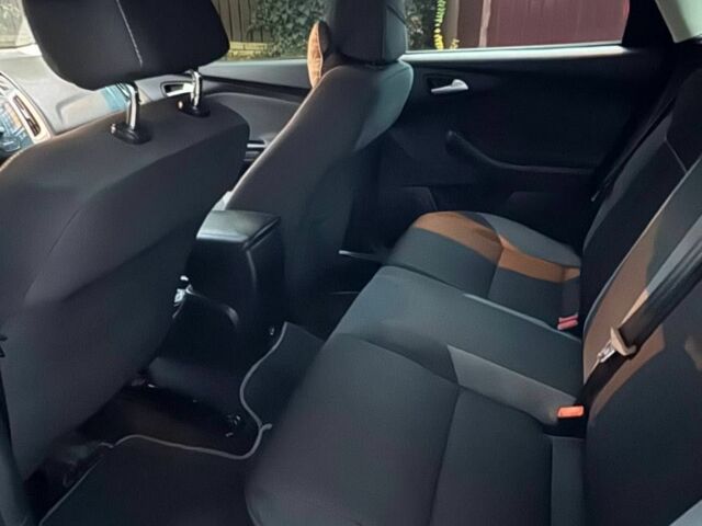 Черный Форд Фокус, объемом двигателя 2 л и пробегом 205 тыс. км за 7490 $, фото 10 на Automoto.ua