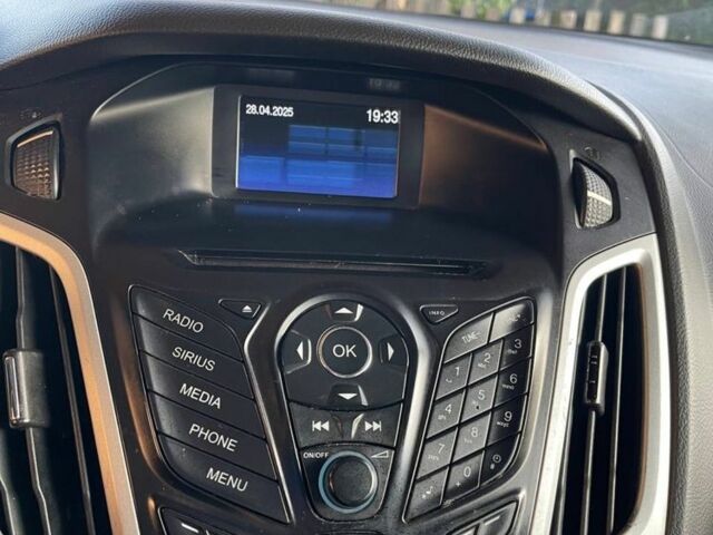 Черный Форд Фокус, объемом двигателя 2 л и пробегом 240 тыс. км за 7500 $, фото 5 на Automoto.ua