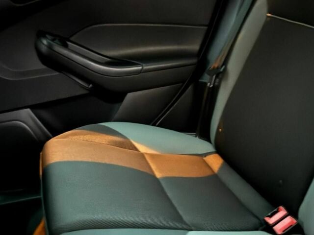 Черный Форд Фокус, объемом двигателя 2 л и пробегом 205 тыс. км за 7490 $, фото 13 на Automoto.ua