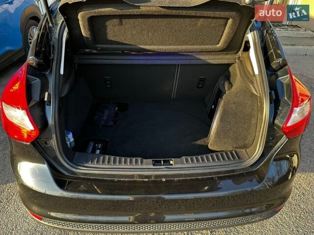 Черный Форд Фокус, объемом двигателя 1 л и пробегом 108 тыс. км за 8700 $, фото 14 на Automoto.ua