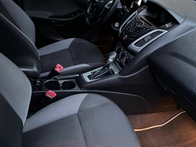 Черный Форд Фокус, объемом двигателя 2 л и пробегом 205 тыс. км за 7490 $, фото 2 на Automoto.ua