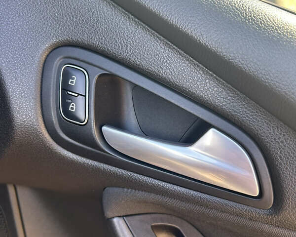 Форд Фокус 2015 в Львове на Automoto.ua Черный Форд Фокус, объемом двигателя 2 л и пробегом 140 тыс. км за 8100 $, фото 37 на Automoto.ua