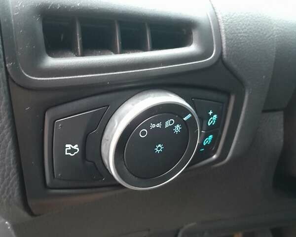 Черный Форд Фокус, объемом двигателя 2 л и пробегом 205 тыс. км за 7500 $, фото 30 на Automoto.ua