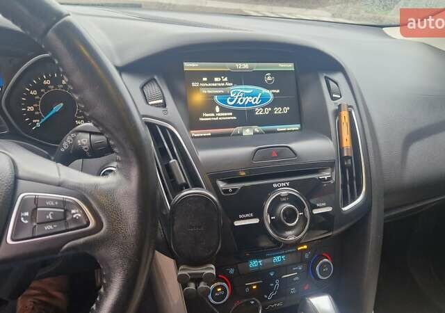 Чорний Форд Фокус, об'ємом двигуна 2 л та пробігом 127 тис. км за 10800 $, фото 3 на Automoto.ua
