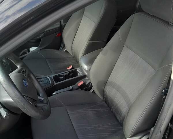 Черный Форд Фокус, объемом двигателя 2 л и пробегом 202 тыс. км за 7500 $, фото 5 на Automoto.ua