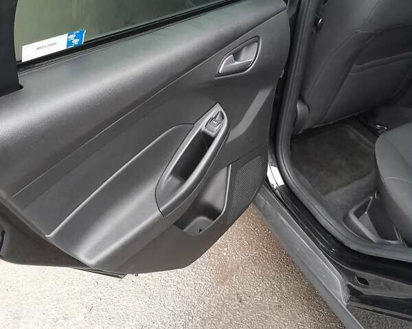 Черный Форд Фокус, объемом двигателя 2 л и пробегом 205 тыс. км за 7500 $, фото 8 на Automoto.ua