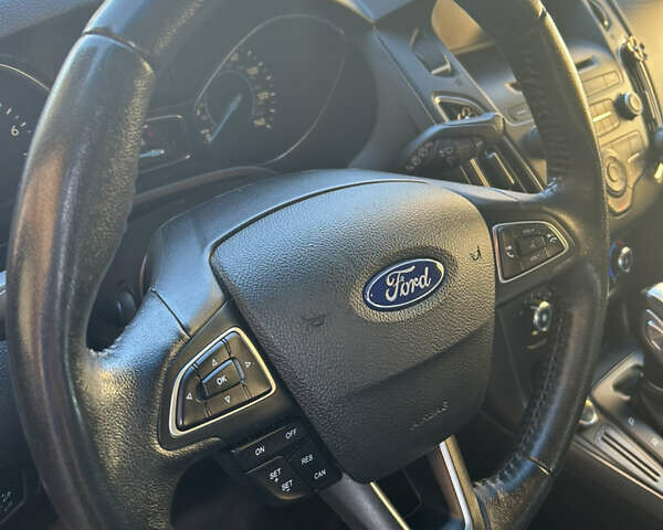 Форд Фокус 2015 в Львове на Automoto.ua Черный Форд Фокус, объемом двигателя 2 л и пробегом 140 тыс. км за 8100 $, фото 40 на Automoto.ua