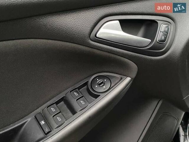 Черный Форд Фокус, объемом двигателя 2 л и пробегом 130 тыс. км за 8900 $, фото 12 на Automoto.ua