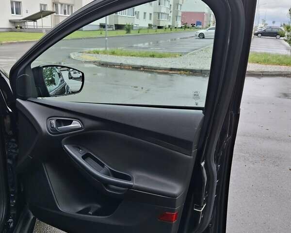 Форд Фокус 2015 у Вінниці на Automoto.ua Чорний Форд Фокус, об'ємом двигуна 2 л та пробігом 214 тис. км за 8400 $, фото 16 на Automoto.ua