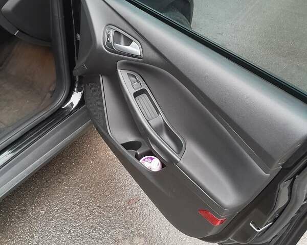 Черный Форд Фокус, объемом двигателя 2 л и пробегом 205 тыс. км за 7500 $, фото 9 на Automoto.ua