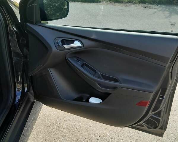 Черный Форд Фокус, объемом двигателя 2 л и пробегом 202 тыс. км за 7500 $, фото 13 на Automoto.ua