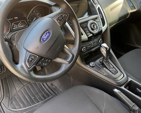 Черный Форд Фокус, объемом двигателя 2 л и пробегом 266 тыс. км за 7300 $, фото 6 на Automoto.ua