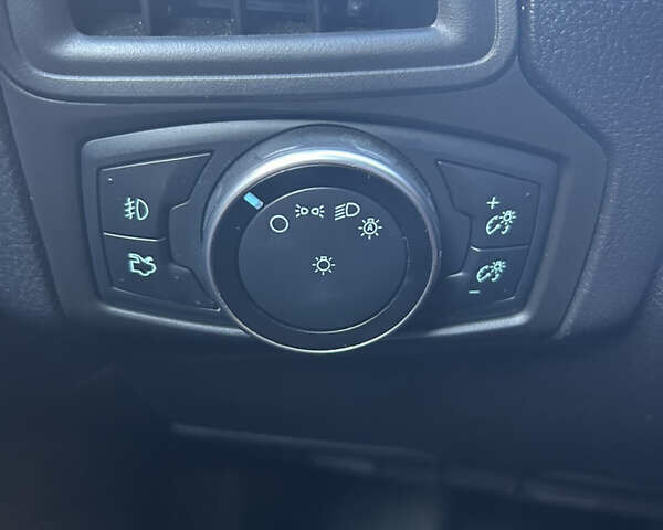 Форд Фокус 2015 в Львове на Automoto.ua Черный Форд Фокус, объемом двигателя 2 л и пробегом 140 тыс. км за 8100 $, фото 50 на Automoto.ua