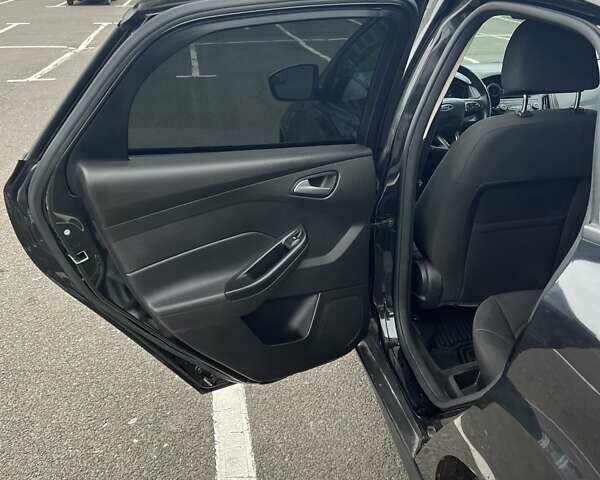 Чорний Форд Фокус, об'ємом двигуна 2 л та пробігом 122 тис. км за 8500 $, фото 13 на Automoto.ua