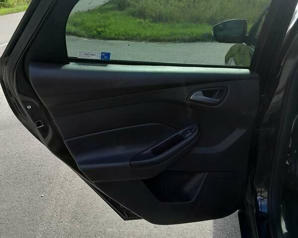 Черный Форд Фокус, объемом двигателя 2 л и пробегом 202 тыс. км за 7500 $, фото 17 на Automoto.ua