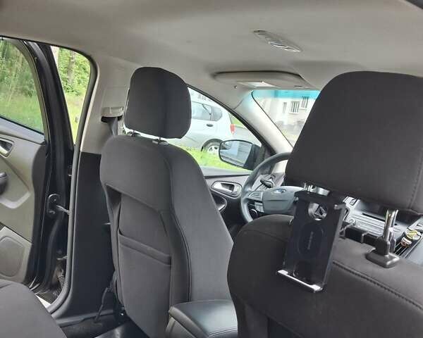 Форд Фокус 2015 у Вінниці на Automoto.ua Чорний Форд Фокус, об'ємом двигуна 2 л та пробігом 214 тис. км за 8400 $, фото 12 на Automoto.ua