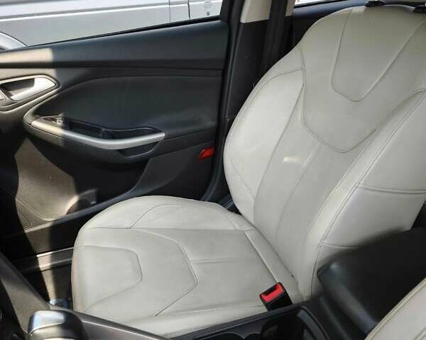 Черный Форд Фокус, объемом двигателя 2 л и пробегом 182 тыс. км за 8500 $, фото 9 на Automoto.ua