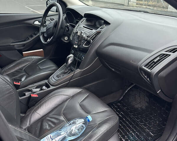 Чорний Форд Фокус, об'ємом двигуна 2 л та пробігом 203 тис. км за 7950 $, фото 5 на Automoto.ua