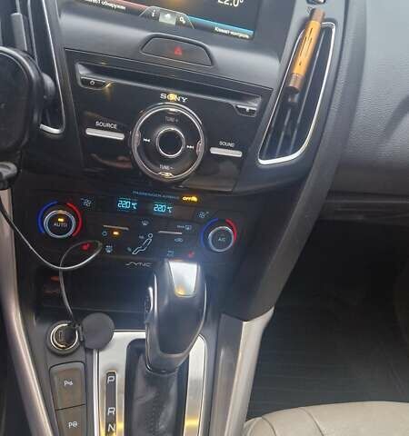 Чорний Форд Фокус, об'ємом двигуна 2 л та пробігом 127 тис. км за 10800 $, фото 10 на Automoto.ua