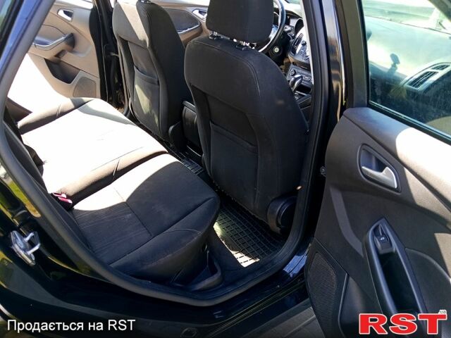 Форд Фокус 2015 в Николаеве на Automoto.ua Черный Форд Фокус, объемом двигателя 2 л и пробегом 136 тыс. км за 5500 $, фото 6 на Automoto.ua