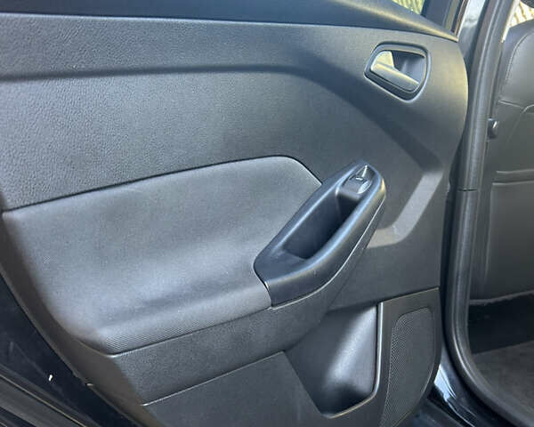 Форд Фокус 2015 в Львове на Automoto.ua Черный Форд Фокус, объемом двигателя 2 л и пробегом 140 тыс. км за 8100 $, фото 24 на Automoto.ua