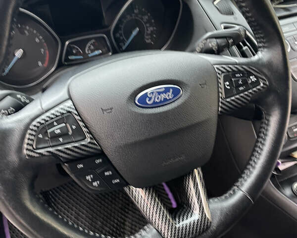 Чорний Форд Фокус, об'ємом двигуна 2 л та пробігом 214 тис. км за 9500 $, фото 2 на Automoto.ua