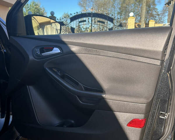 Форд Фокус 2015 в Львове на Automoto.ua Черный Форд Фокус, объемом двигателя 2 л и пробегом 140 тыс. км за 8100 $, фото 22 на Automoto.ua