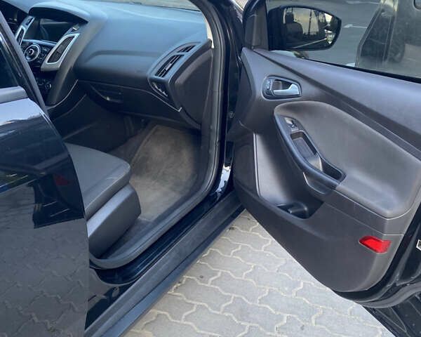 Черный Форд Фокус, объемом двигателя 2 л и пробегом 266 тыс. км за 7300 $, фото 17 на Automoto.ua