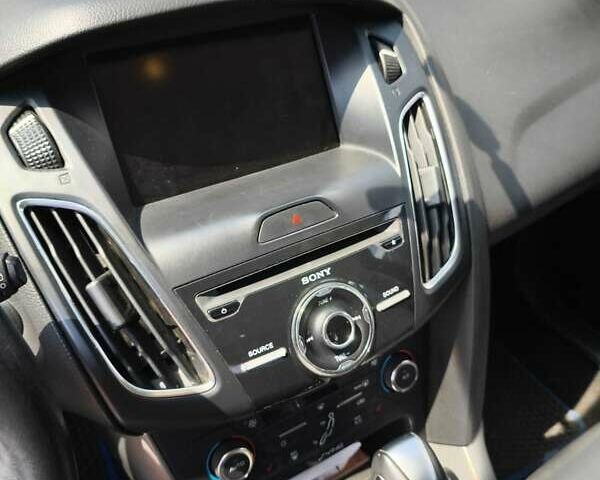 Черный Форд Фокус, объемом двигателя 2 л и пробегом 182 тыс. км за 8500 $, фото 2 на Automoto.ua