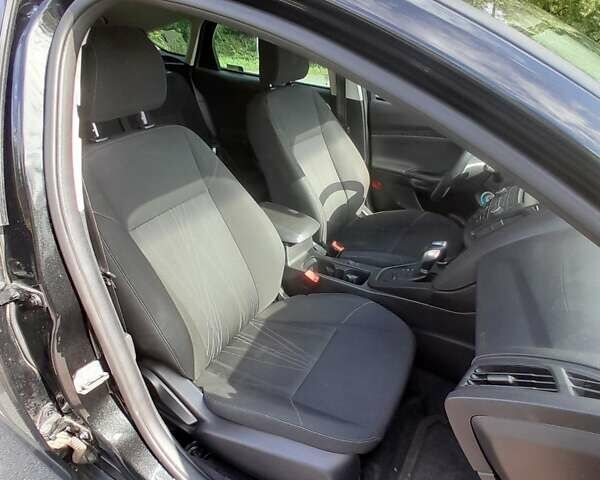 Черный Форд Фокус, объемом двигателя 2 л и пробегом 202 тыс. км за 7500 $, фото 12 на Automoto.ua