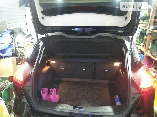 Черный Форд Фокус, объемом двигателя 2 л и пробегом 85 тыс. км за 10300 $, фото 12 на Automoto.ua