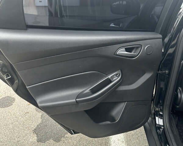 Черный Форд Фокус, объемом двигателя 2 л и пробегом 219 тыс. км за 8800 $, фото 21 на Automoto.ua